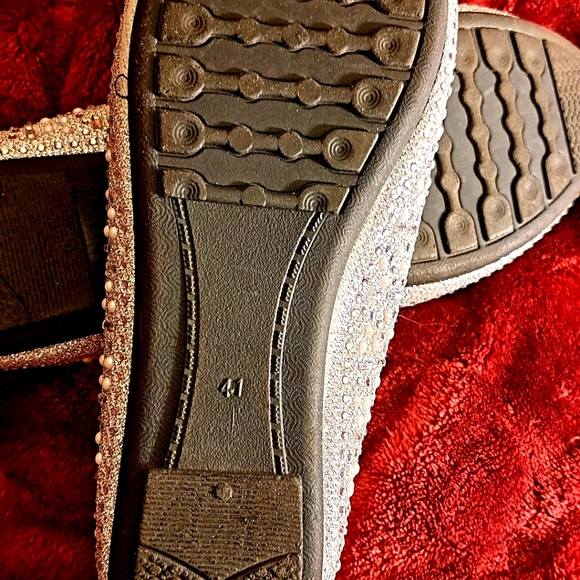 Shoe - Picture 3 of 4
